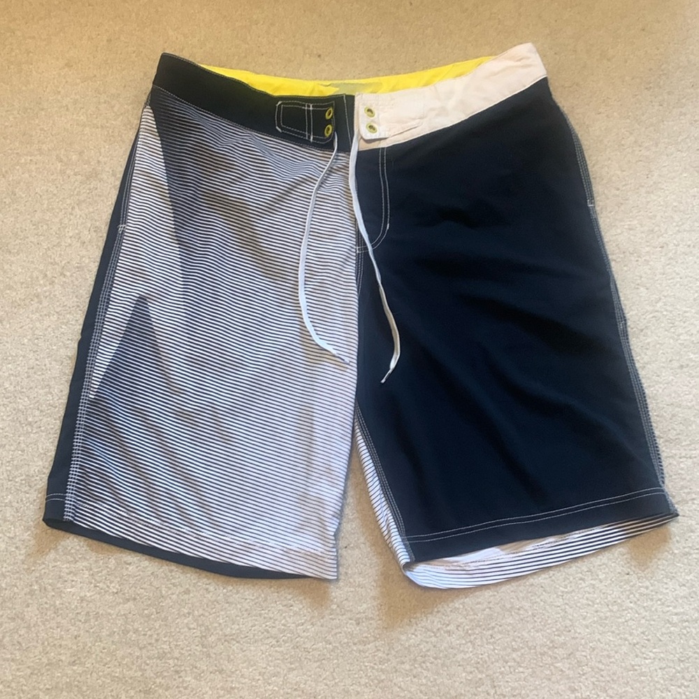 Speedo size large swim trunks with mesh lining and Velcro and tie waist